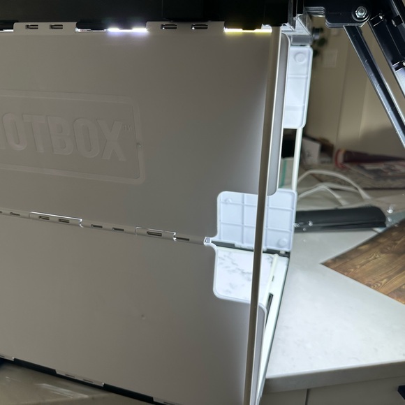 We R Memory Keepers Shotbox, Sideshot arm with lights and backdrops - Picture 5 of 10